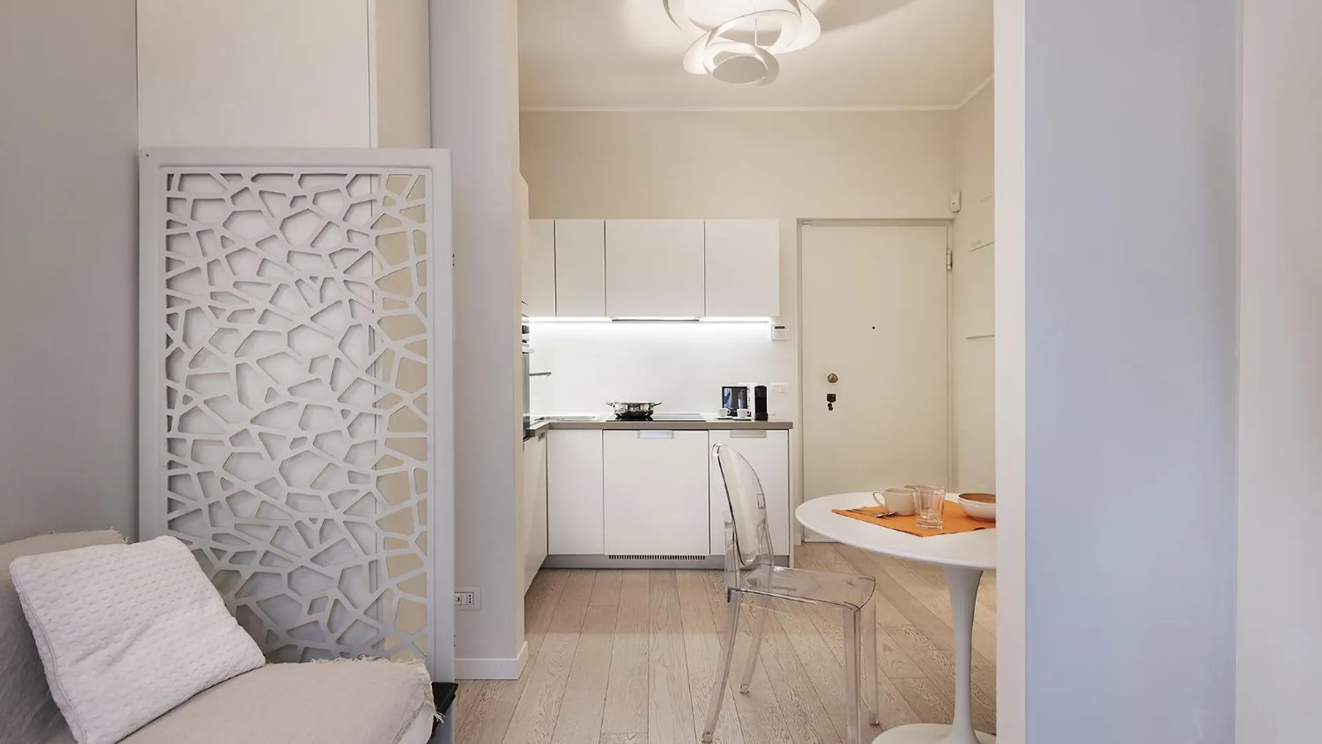 Fifty Eight Suite Milan Repubblica 0*,  Italia